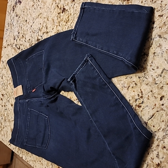 Women's Levi's Pull on Shaping Jeans Leggings - Picture 6 of 8